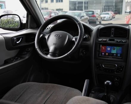 Черный Хендай Санта Фе, объемом двигателя 2 л и пробегом 222 тыс. км за 5500 $, фото 10 на Automoto.ua