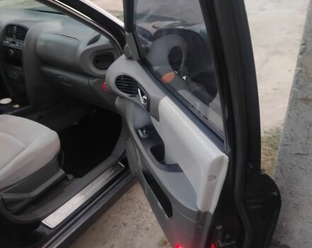 Черный Хендай Санта Фе, объемом двигателя 2 л и пробегом 272 тыс. км за 3900 $, фото 15 на Automoto.ua