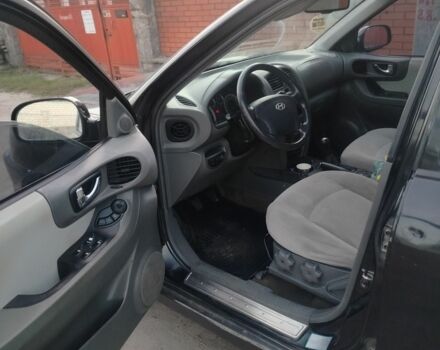 Черный Хендай Санта Фе, объемом двигателя 2 л и пробегом 272 тыс. км за 3900 $, фото 7 на Automoto.ua