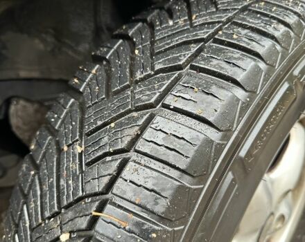 Черный Хендай Санта Фе, объемом двигателя 2 л и пробегом 400 тыс. км за 3300 $, фото 9 на Automoto.ua