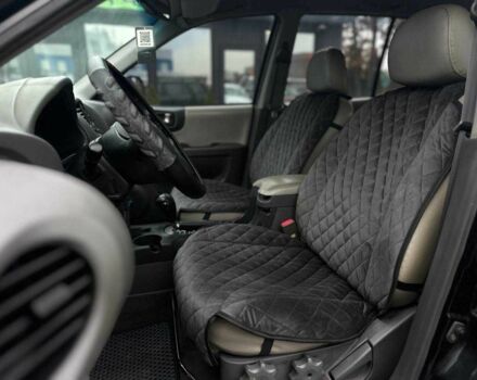 Чорний Хендай Санта Фе, об'ємом двигуна 2.7 л та пробігом 231 тис. км за 6490 $, фото 10 на Automoto.ua