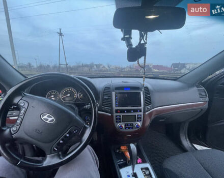 Черный Хендай Санта Фе, объемом двигателя 2.7 л и пробегом 246 тыс. км за 7900 $, фото 16 на Automoto.ua
