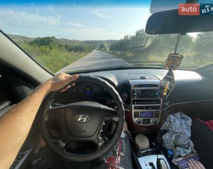 Черный Хендай Санта Фе, объемом двигателя 2.19 л и пробегом 240 тыс. км за 8300 $, фото 4 на Automoto.ua