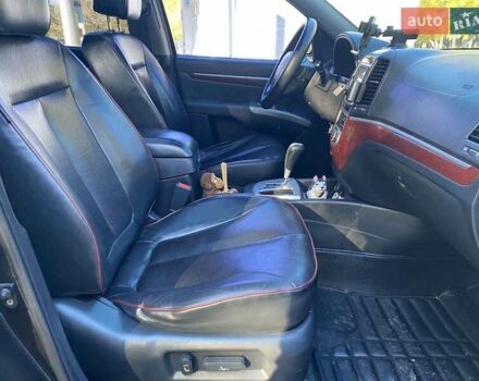 Черный Хендай Санта Фе, объемом двигателя 2.19 л и пробегом 276 тыс. км за 9999 $, фото 17 на Automoto.ua