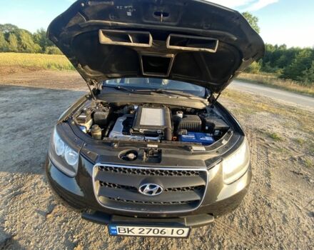 Черный Хендай Санта Фе, объемом двигателя 2.2 л и пробегом 245 тыс. км за 9500 $, фото 3 на Automoto.ua