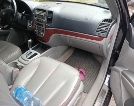 Черный Хендай Санта Фе, объемом двигателя 2.7 л и пробегом 295 тыс. км за 8700 $, фото 7 на Automoto.ua