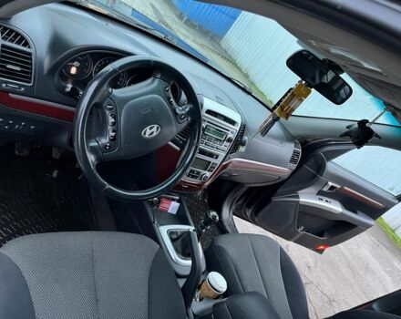 Черный Хендай Санта Фе, объемом двигателя 2.2 л и пробегом 307 тыс. км за 5900 $, фото 5 на Automoto.ua