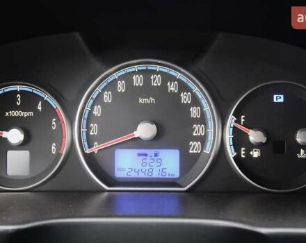 Чорний Хендай Санта Фе, об'ємом двигуна 2.19 л та пробігом 245 тис. км за 10300 $, фото 17 на Automoto.ua