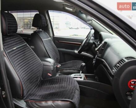 Чорний Хендай Санта Фе, об'ємом двигуна 2.19 л та пробігом 245 тис. км за 10300 $, фото 8 на Automoto.ua