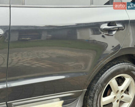 Черный Хендай Санта Фе, объемом двигателя 2.2 л и пробегом 243 тыс. км за 8999 $, фото 46 на Automoto.ua