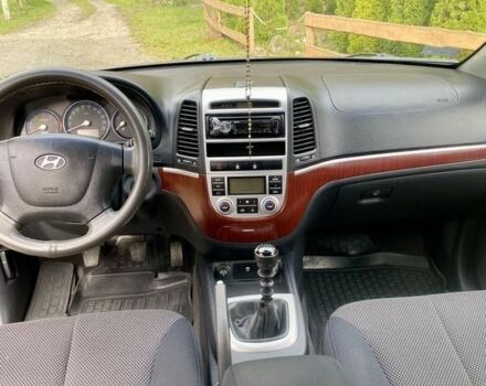 Черный Хендай Санта Фе, объемом двигателя 2.2 л и пробегом 280 тыс. км за 2600 $, фото 6 на Automoto.ua