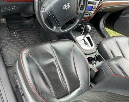 Черный Хендай Санта Фе, объемом двигателя 2.19 л и пробегом 193 тыс. км за 11000 $, фото 6 на Automoto.ua