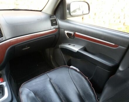 Черный Хендай Санта Фе, объемом двигателя 2 л и пробегом 226 тыс. км за 7900 $, фото 4 на Automoto.ua