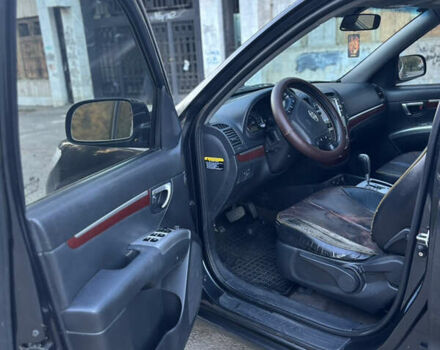 Черный Хендай Санта Фе, объемом двигателя 2.19 л и пробегом 215 тыс. км за 8500 $, фото 13 на Automoto.ua