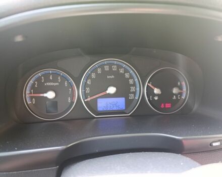 Чорний Хендай Санта Фе, об'ємом двигуна 2.7 л та пробігом 283 тис. км за 8000 $, фото 13 на Automoto.ua