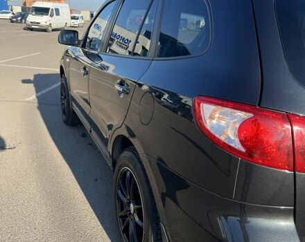 Черный Хендай Санта Фе, объемом двигателя 2.19 л и пробегом 240 тыс. км за 10500 $, фото 4 на Automoto.ua