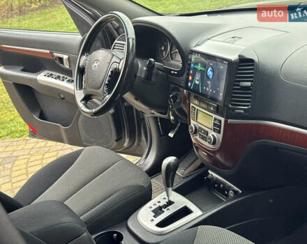 Черный Хендай Санта Фе, объемом двигателя 2.2 л и пробегом 243 тыс. км за 8999 $, фото 22 на Automoto.ua