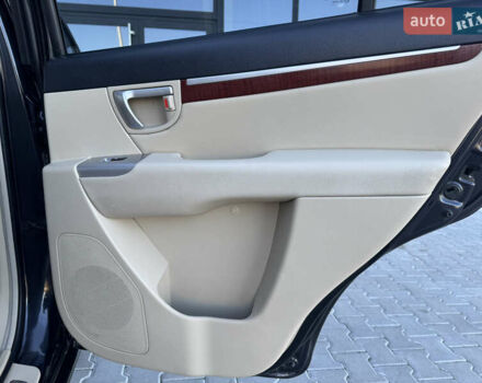 Черный Хендай Санта Фе, объемом двигателя 2.19 л и пробегом 222 тыс. км за 7999 $, фото 57 на Automoto.ua