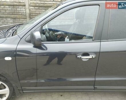 Черный Хендай Санта Фе, объемом двигателя 2.19 л и пробегом 303 тыс. км за 9000 $, фото 19 на Automoto.ua