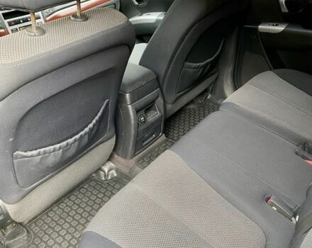 Черный Хендай Санта Фе, объемом двигателя 2.2 л и пробегом 280 тыс. км за 2600 $, фото 7 на Automoto.ua