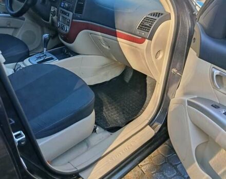 Черный Хендай Санта Фе, объемом двигателя 2.19 л и пробегом 179 тыс. км за 10300 $, фото 9 на Automoto.ua