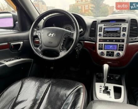 Черный Хендай Санта Фе, объемом двигателя 2.2 л и пробегом 280 тыс. км за 10700 $, фото 16 на Automoto.ua