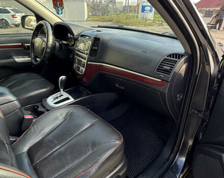 Черный Хендай Санта Фе, объемом двигателя 2.19 л и пробегом 234 тыс. км за 11000 $, фото 15 на Automoto.ua