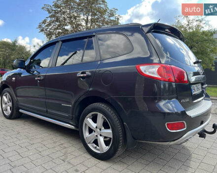 Черный Хендай Санта Фе, объемом двигателя 2.19 л и пробегом 210 тыс. км за 10800 $, фото 9 на Automoto.ua