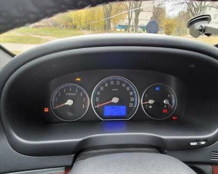 Черный Хендай Санта Фе, объемом двигателя 2.7 л и пробегом 182 тыс. км за 10000 $, фото 10 на Automoto.ua