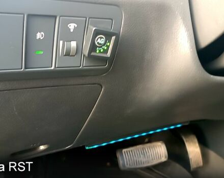 Черный Хендай Санта Фе, объемом двигателя 2.7 л и пробегом 107 тыс. км за 9300 $, фото 12 на Automoto.ua