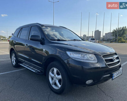 Черный Хендай Санта Фе, объемом двигателя 2.66 л и пробегом 327 тыс. км за 8200 $, фото 10 на Automoto.ua