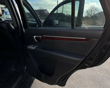 Черный Хендай Санта Фе, объемом двигателя 2.19 л и пробегом 234 тыс. км за 11000 $, фото 17 на Automoto.ua