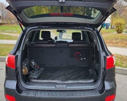 Черный Хендай Санта Фе, объемом двигателя 2.7 л и пробегом 182 тыс. км за 10000 $, фото 8 на Automoto.ua