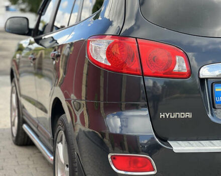 Черный Хендай Санта Фе, объемом двигателя 2.19 л и пробегом 210 тыс. км за 10800 $, фото 10 на Automoto.ua