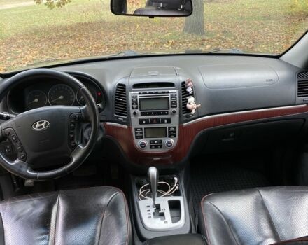 Черный Хендай Санта Фе, объемом двигателя 2.2 л и пробегом 267 тыс. км за 10000 $, фото 6 на Automoto.ua