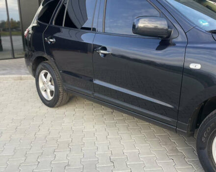 Черный Хендай Санта Фе, объемом двигателя 2.19 л и пробегом 235 тыс. км за 9999 $, фото 6 на Automoto.ua