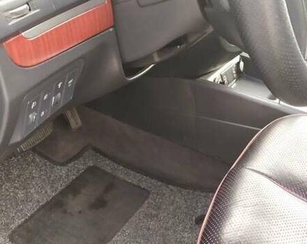 Черный Хендай Санта Фе, объемом двигателя 2.19 л и пробегом 208 тыс. км за 9200 $, фото 12 на Automoto.ua