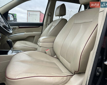 Черный Хендай Санта Фе, объемом двигателя 2.2 л и пробегом 207 тыс. км за 10500 $, фото 51 на Automoto.ua