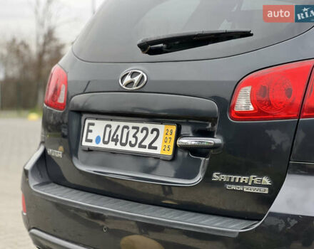 Черный Хендай Санта Фе, объемом двигателя 2.2 л и пробегом 207 тыс. км за 10500 $, фото 16 на Automoto.ua