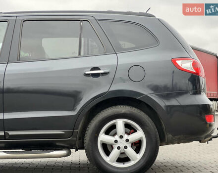 Черный Хендай Санта Фе, объемом двигателя 2.2 л и пробегом 207 тыс. км за 10500 $, фото 13 на Automoto.ua