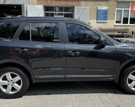 Черный Хендай Санта Фе, объемом двигателя 2.66 л и пробегом 323 тыс. км за 9500 $, фото 6 на Automoto.ua