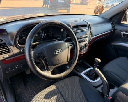 Черный Хендай Санта Фе, объемом двигателя 2.2 л и пробегом 270 тыс. км за 10500 $, фото 9 на Automoto.ua