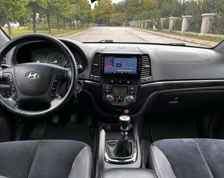 Черный Хендай Санта Фе, объемом двигателя 2.2 л и пробегом 278 тыс. км за 6400 $, фото 6 на Automoto.ua