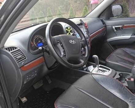 Черный Хендай Санта Фе, объемом двигателя 2.19 л и пробегом 269 тыс. км за 11500 $, фото 5 на Automoto.ua