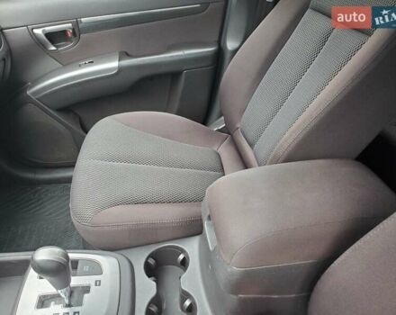 Черный Хендай Санта Фе, объемом двигателя 2.2 л и пробегом 203 тыс. км за 11800 $, фото 26 на Automoto.ua