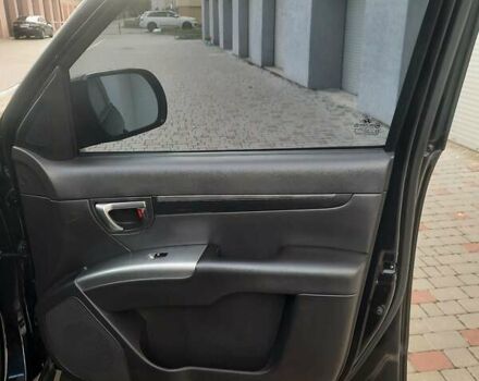 Черный Хендай Санта Фе, объемом двигателя 2.2 л и пробегом 288 тыс. км за 14100 $, фото 13 на Automoto.ua