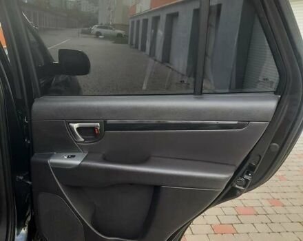 Черный Хендай Санта Фе, объемом двигателя 2.2 л и пробегом 288 тыс. км за 14100 $, фото 9 на Automoto.ua