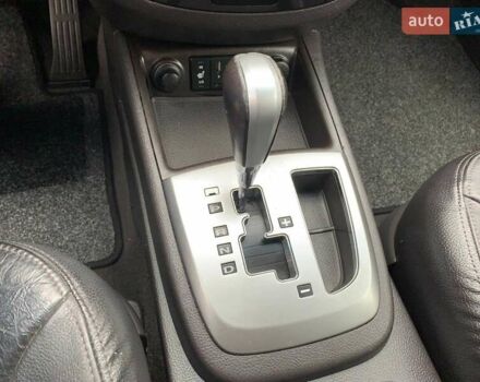 Черный Хендай Санта Фе, объемом двигателя 2.2 л и пробегом 232 тыс. км за 13100 $, фото 13 на Automoto.ua