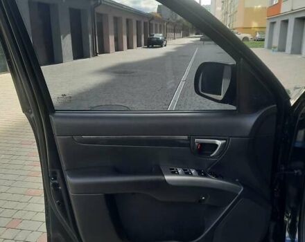 Черный Хендай Санта Фе, объемом двигателя 2.2 л и пробегом 288 тыс. км за 14100 $, фото 12 на Automoto.ua