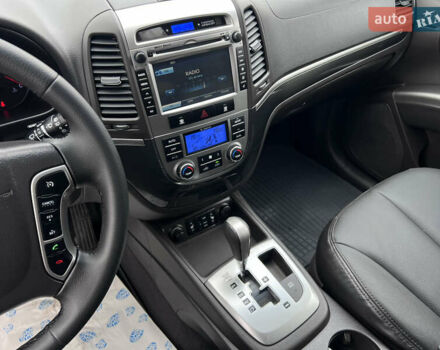 Хендай Санта Фе 2011 в Нововолынск на Automoto.ua Черный Хендай Санта Фе, объемом двигателя 1.97 л и пробегом 214 тыс. км за 13490 $, фото 20 на Automoto.ua